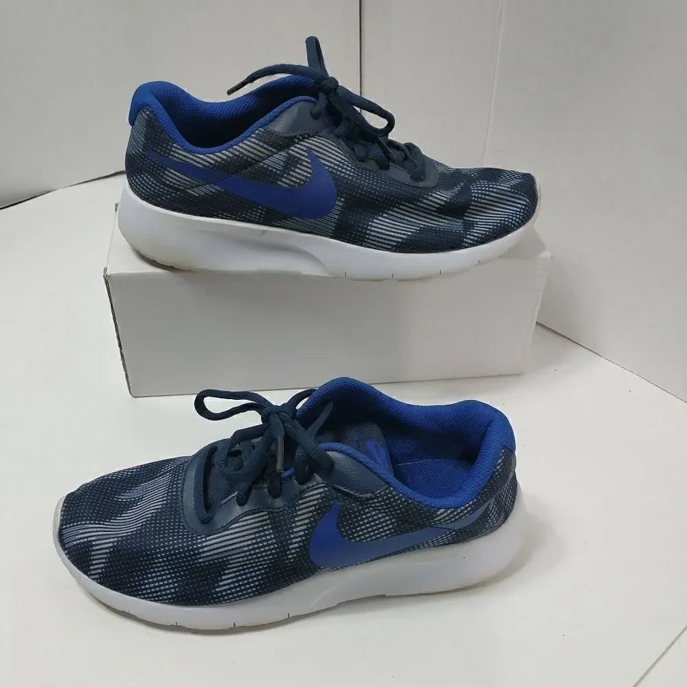 Nike Tanjun (GS) Unisex 833671-401 Youth Size 6  BLUE/MULTI COLOR